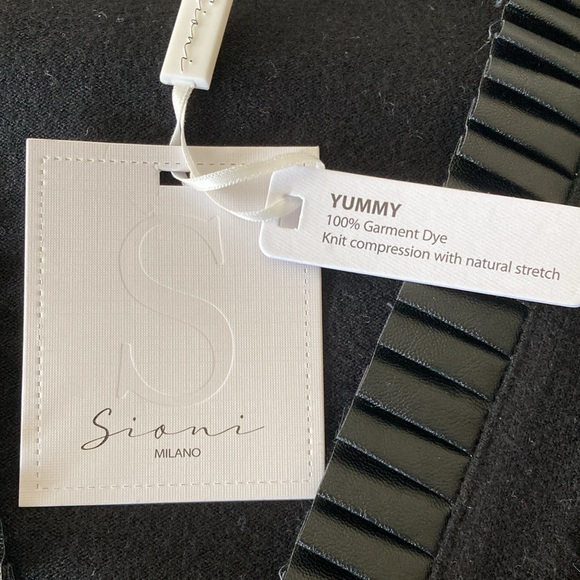 Sioni Milano, black sweater, Size Large - Picture 9 of 10